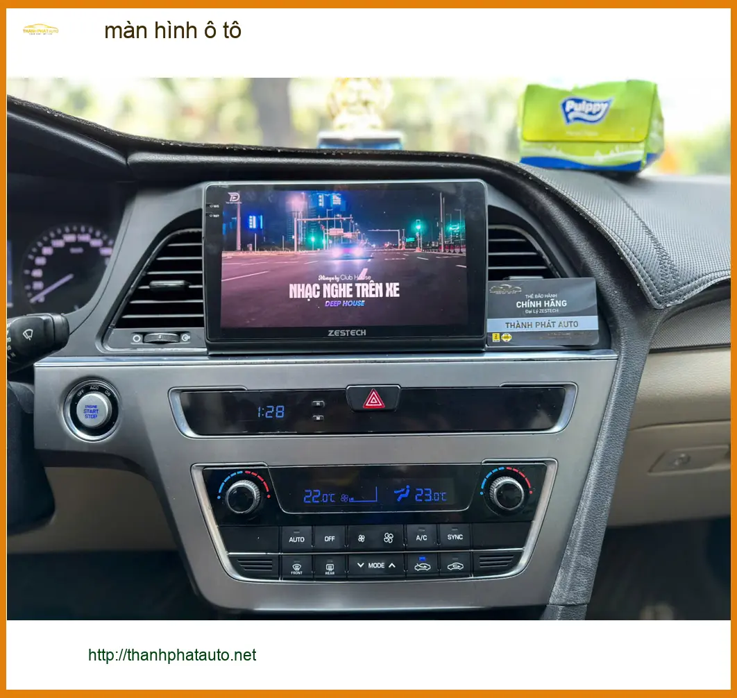 Anh Quang lắp màn hình ô tô Hyundai Elantra tại Quận 12 vì màn zin cũ đã hỏng ảnh thực tế 3