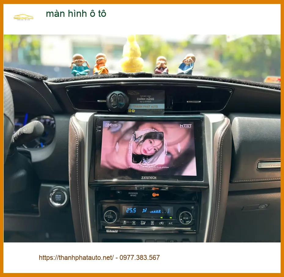 Anh Khải lắp màn hình ô tô cho Toyota Vios tại Quận Thủ Đức vì màn zin đã cũ