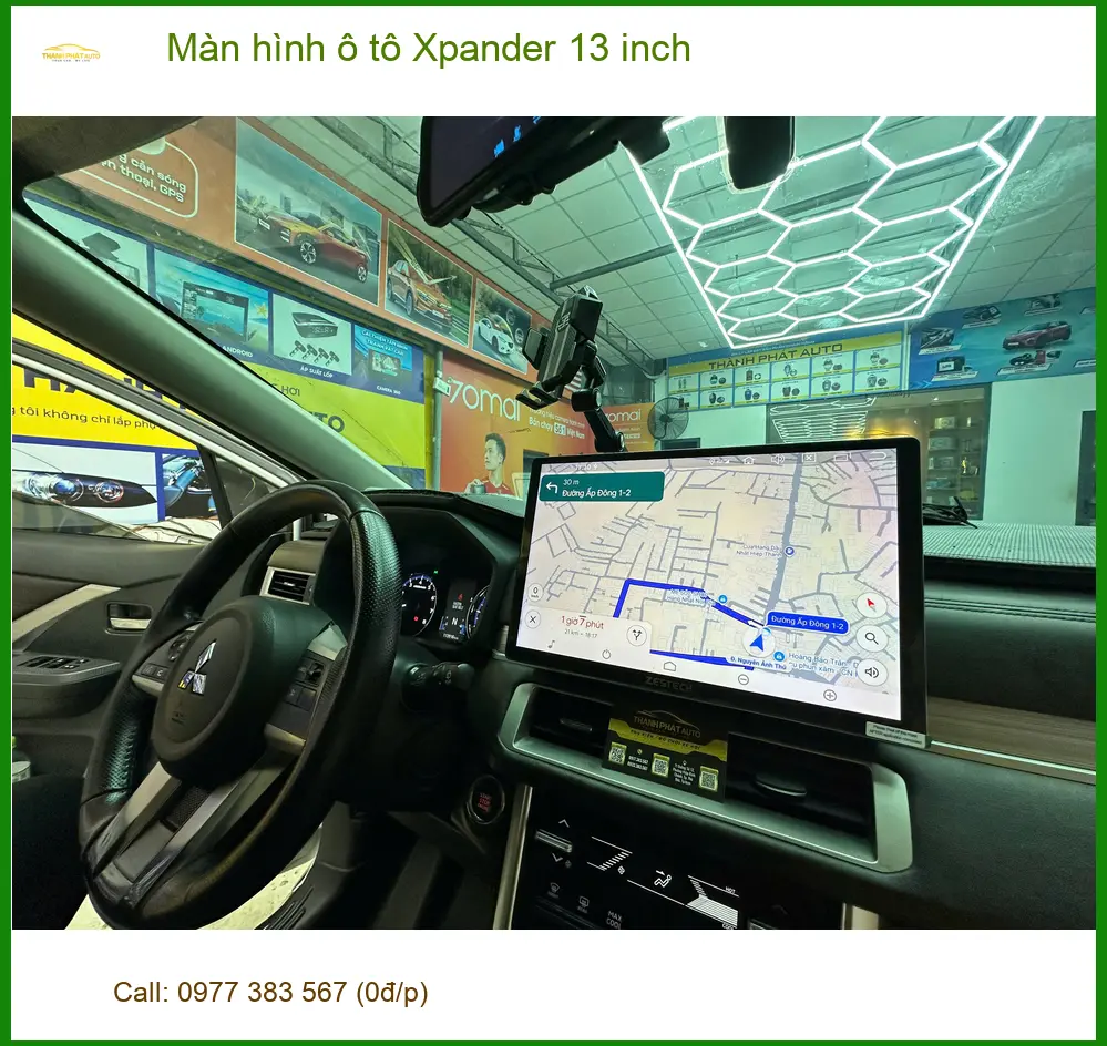 Anh Khang lắp màn hình ô tô Xpander 13 inch tại Quận 2 để xem giải trí và bản đồ tiện lợi hơn ảnh thực tế 3