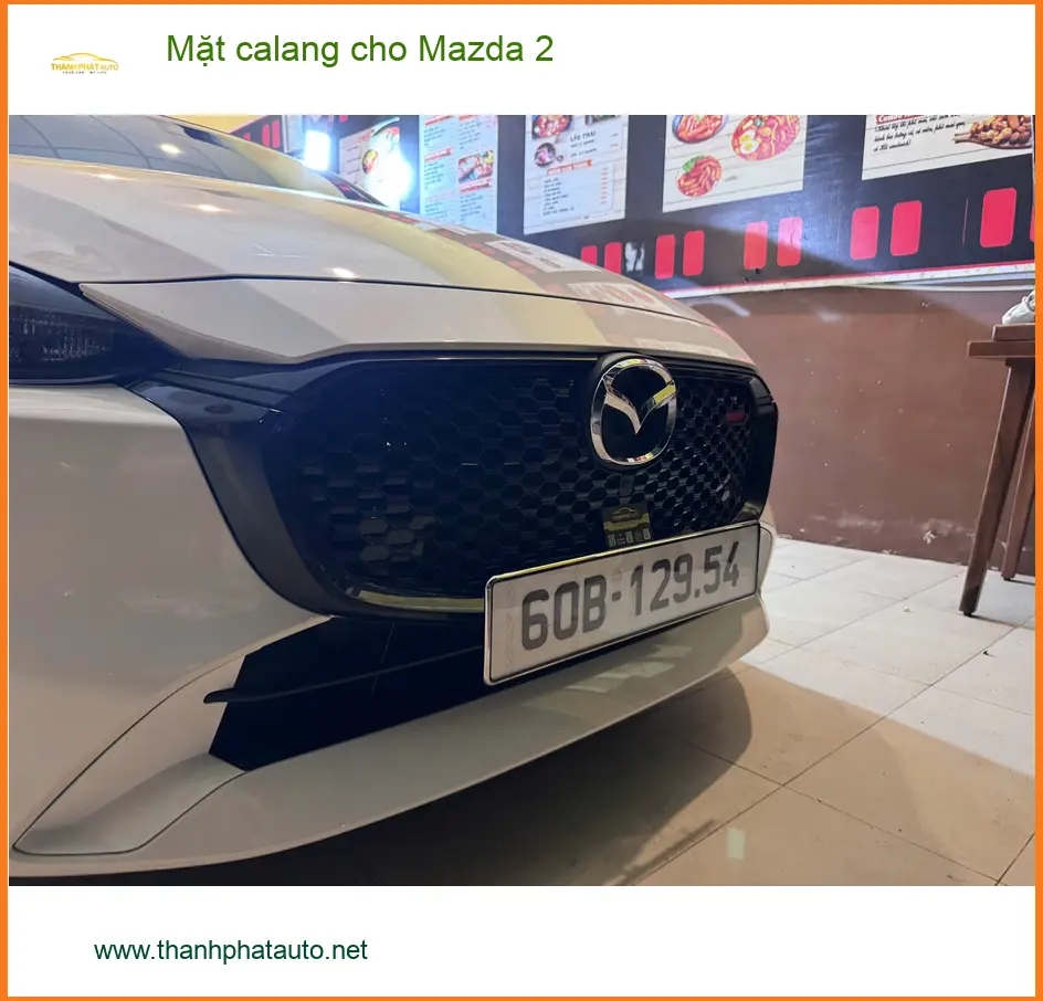 Anh Quang độ mặt calang cho Mazda 2 tại Nhà Bè để xe trông cá tính hơn