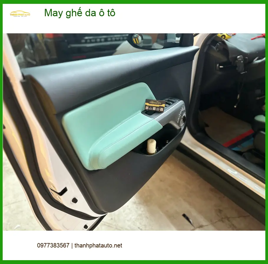 Anh Khải may ghế da ô tô cho Toyota Corolla Altis tại Quận 2 cho nội thất sang trọng