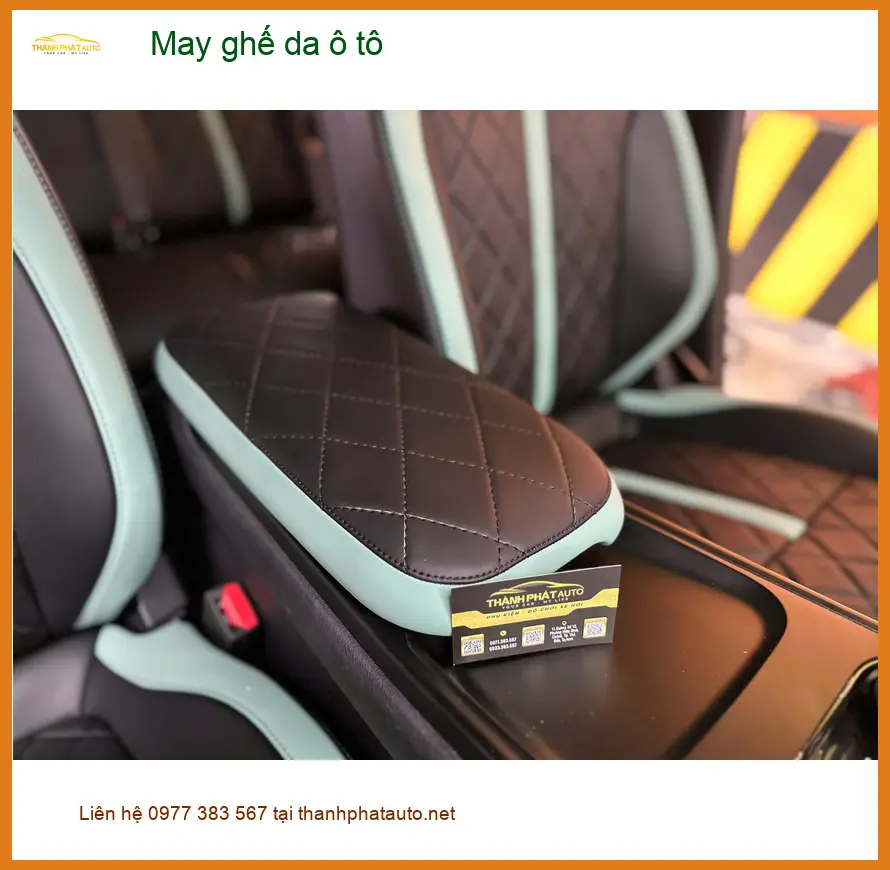 Anh Khang may ghế da ô tô Hyundai Accent tại Quận 4 để nội thất sang trọng hơn