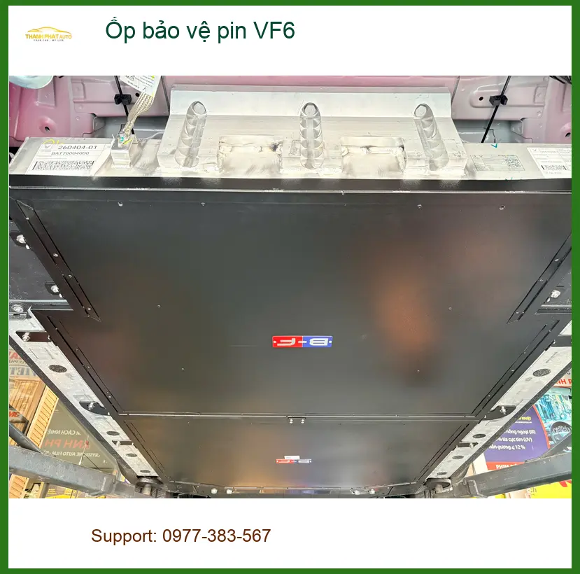 Anh Tấn ốp bảo vệ pin VF6 tại Quận 2 vì lo ngại va đập dưới gầm xe ảnh thực tế 3