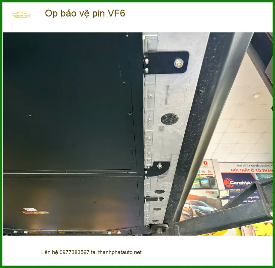 Chị Phương lắp ốp bảo vệ pin VinFast VF6 tại Quận 3 để an tâm di chuyển ảnh thực tế 5