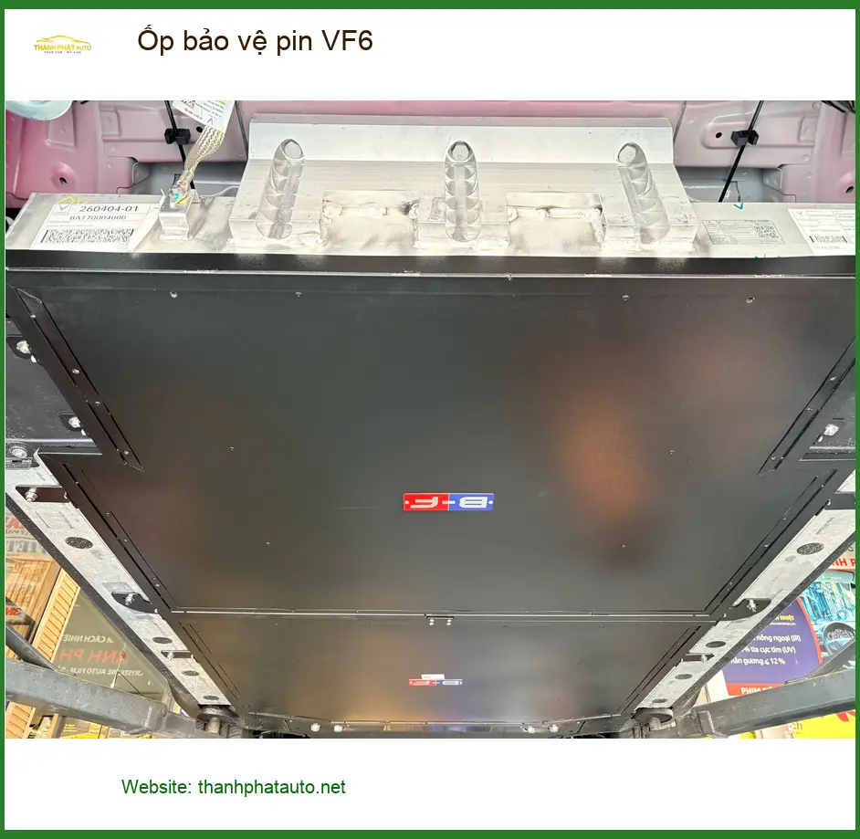 Anh Kiên ốp bảo vệ pin VinFast VF6 tại Huyện Củ Chi để pin bền hơn