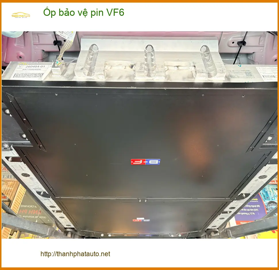 Anh Tấn lắp Ốp bảo vệ pin VF6 ở Bình Chánh bảo vệ pin khỏi va đập ảnh thực tế 3