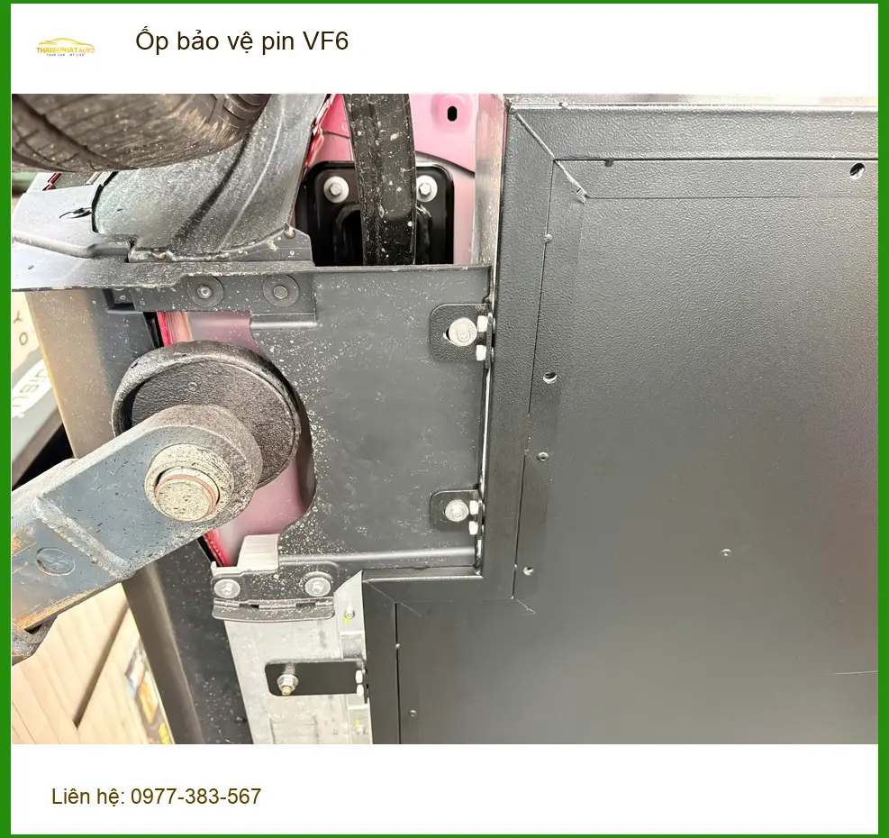 Anh Tấn lắp Ốp bảo vệ pin VF6 ở Bình Chánh bảo vệ pin khỏi va đập ảnh thực tế 4