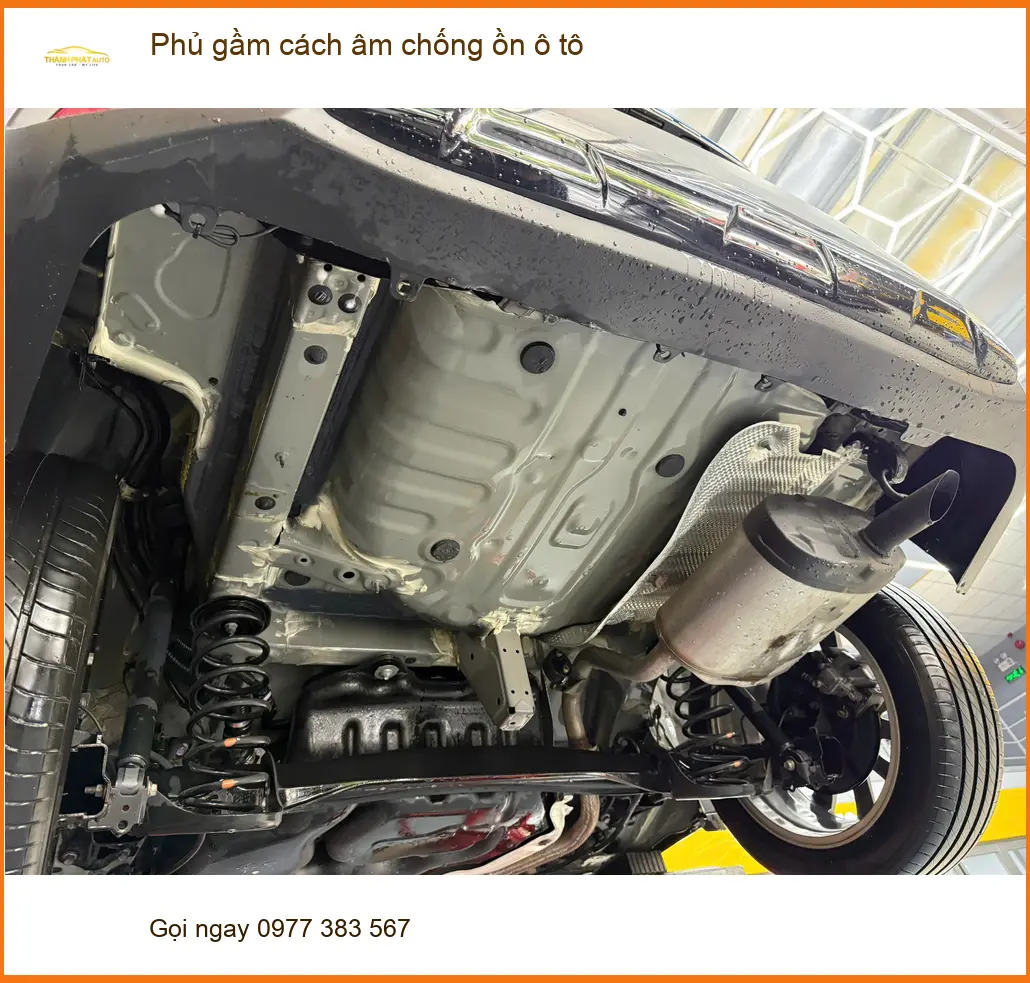 Cô Thúy Hyundai Kona phủ gầm cách âm chống ồn ô tô Quận Tân Phú