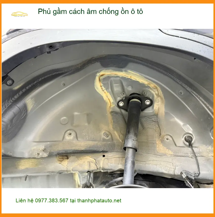 Cô Thúy Hyundai Kona phủ gầm cách âm chống ồn ô tô Quận Tân Phú ảnh thực tế 2