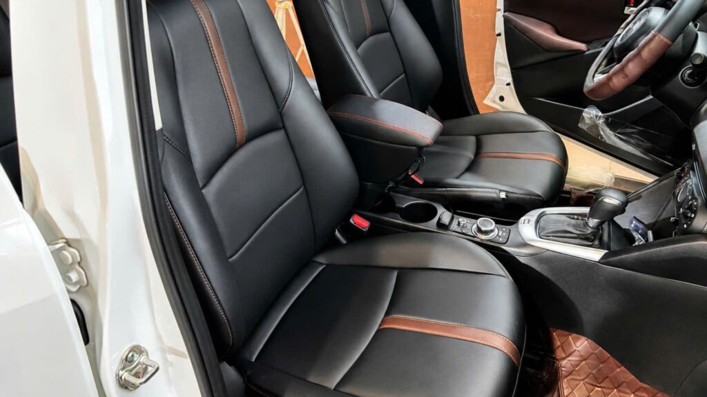 phụ kiện mazda 2 ghế bọc da nappa
