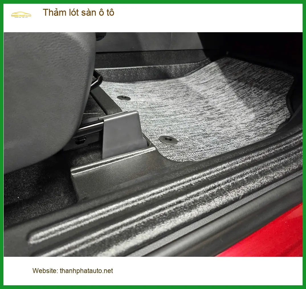 Anh Tấn thay thảm lót sàn ô tô cho Hyundai Accent tại Quận 12 để nội thất luôn sạch sẽ ảnh thực tế 2