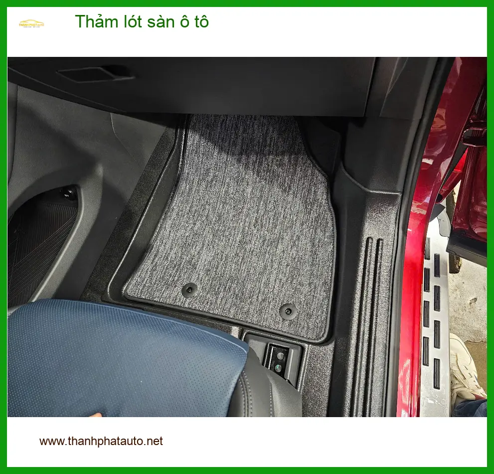 Chị Thảo lắp thảm lót sàn ô tô cho Mazda CX-5 tại Hóc Môn để nội thất luôn sạch sẽ ảnh thực tế 2
