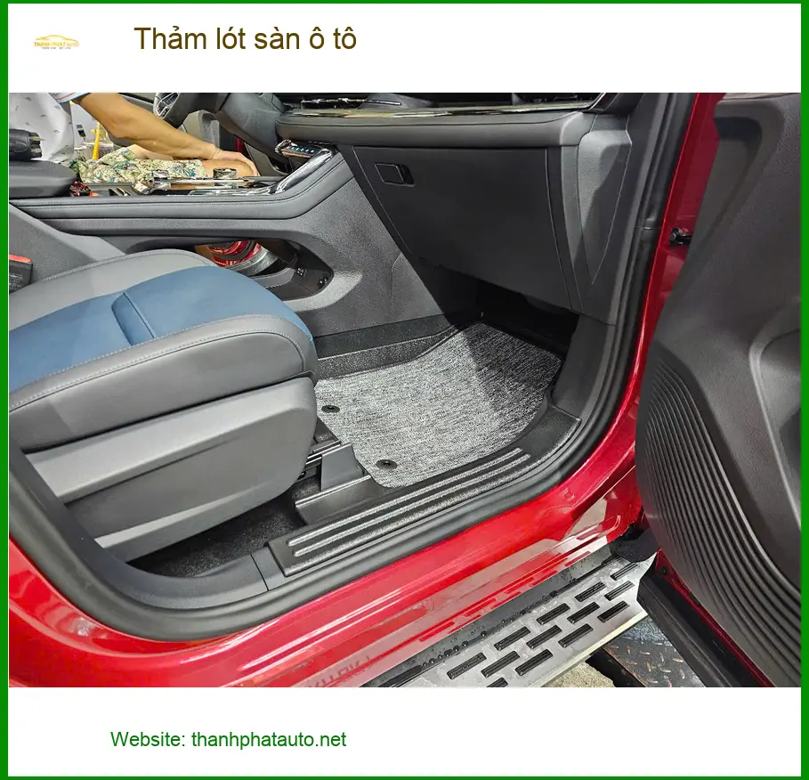 Chị Thảo lắp thảm lót sàn ô tô cho Mazda CX-5 tại Hóc Môn để nội thất luôn sạch sẽ ảnh thực tế 3