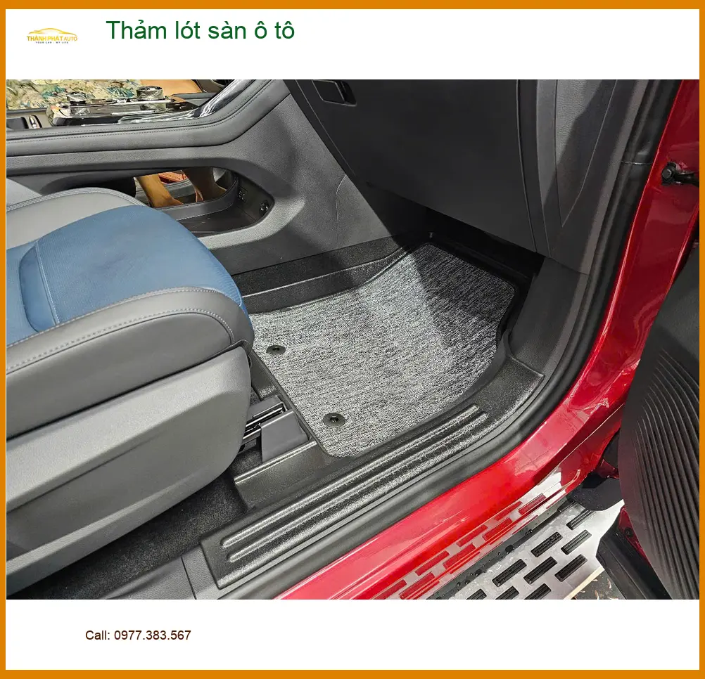 Chị Hằng thay thảm lót sàn ô tô Mazda CX-5 tại Thủ Đức giữ xe luôn sạch sẽ. ảnh thực tế 2