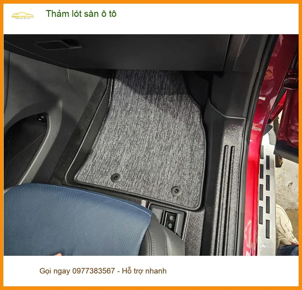 Chị Hằng thay thảm lót sàn ô tô Mazda CX-5 tại Thủ Đức giữ xe luôn sạch sẽ. ảnh thực tế 5
