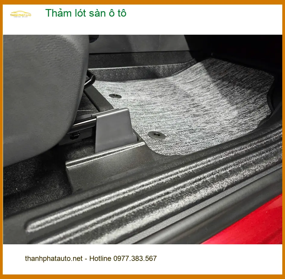 Chị Minh thay thảm lót sàn ô tô Honda CRV tại Quận 4 để nâng tầm không gian nội thất ảnh thực tế 3