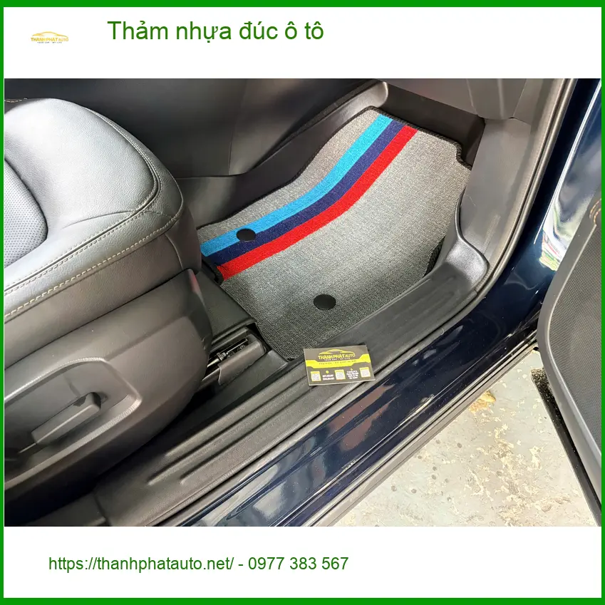 Chị Mai lắp Thảm nhựa đúc ô tô Mazda CX-5 tại Phú Nhuận bền đẹp
