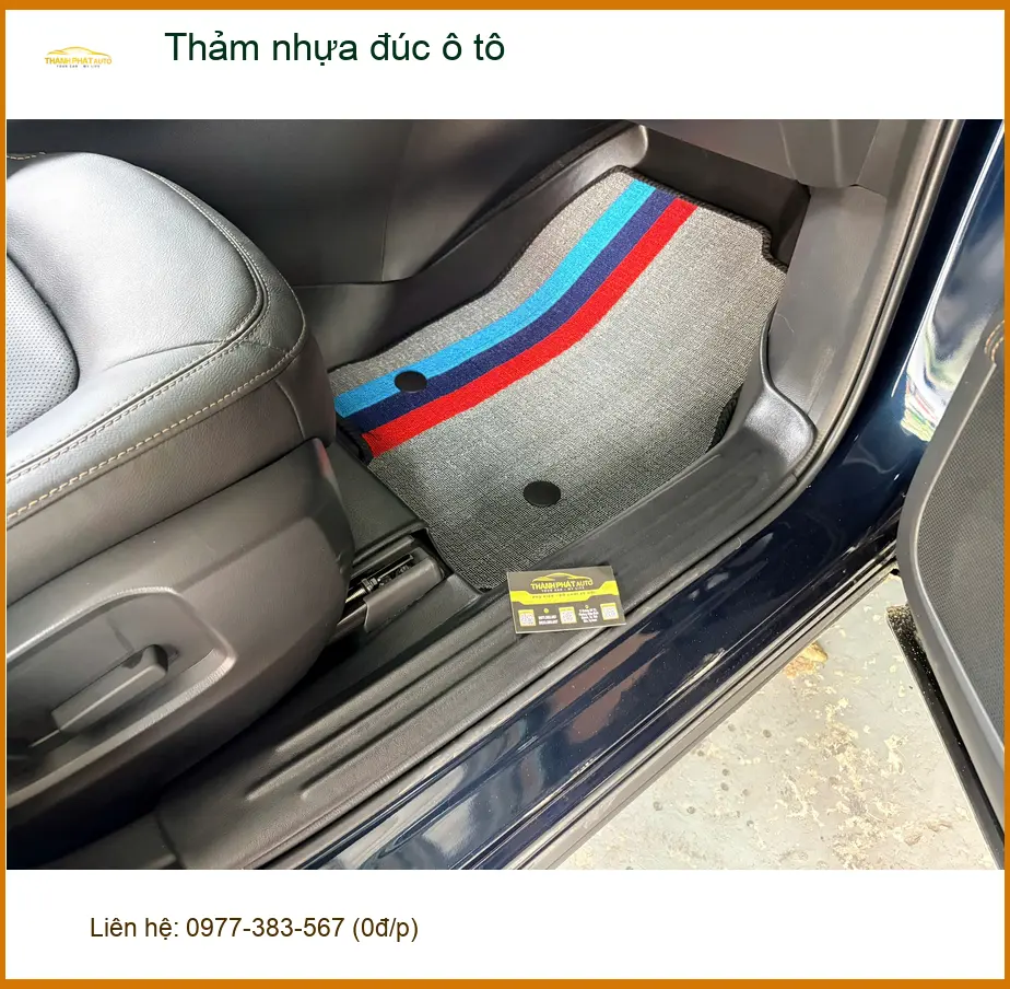 Chị Hương lắp thảm nhựa đúc ô tô Hyundai Creta tại Quận 12 để giữ vệ sinh xe ảnh thực tế 3