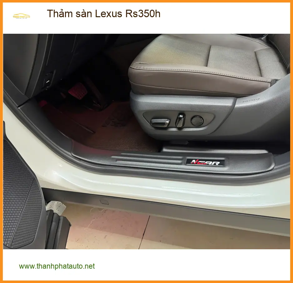 Chị Thảo lắp thảm sàn Lexus RS350h tại Củ Chi để nội thất xe luôn sạch sẽ ảnh thực tế 4