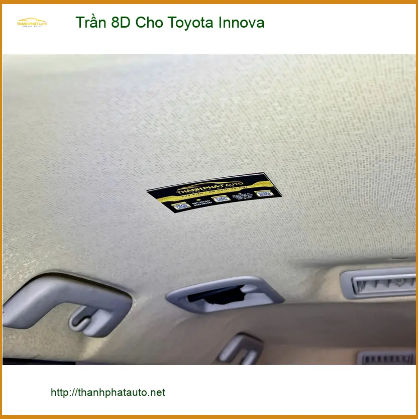 Chú Long lắp Trần 8D Cho Toyota Innova tại Quận 10 để xe sang trọng và dễ vệ sinh hơn
