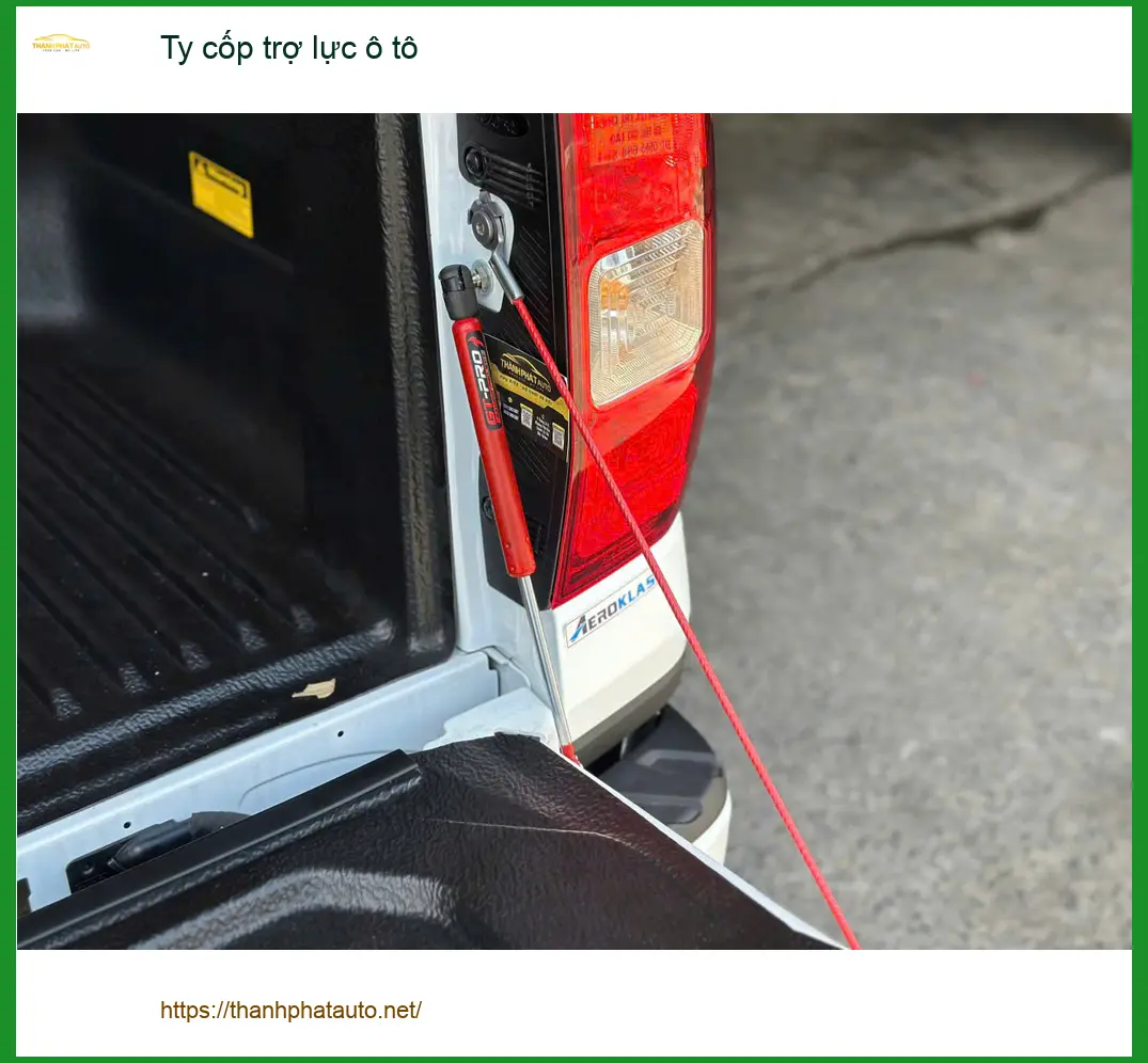 Anh Quang lắp Ty cốp trợ lực ô tô VinFast Lux A2.0 tại Quận 2 mở cốp nhẹ nhàng ảnh thực tế 2