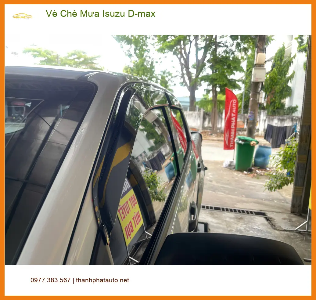 Bác Tùng lắp Vè Chè Mưa Isuzu D-max tại Quận Bình Tân để tránh nước văng