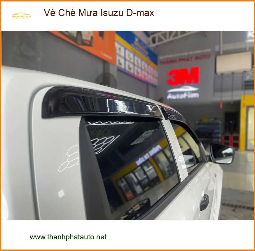 Bác Tùng lắp Vè Chè Mưa Isuzu D-max tại Quận Bình Tân để tránh nước văng ảnh thực tế 3