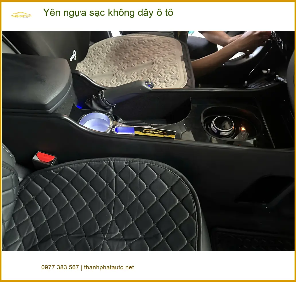 Anh Minh lắp yên ngựa sạc không dây ô tô Hyundai Creta Quận 9 ảnh thực tế 3