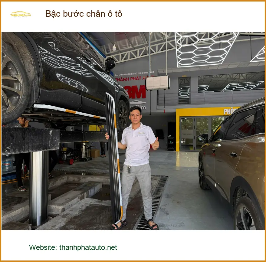 Anh Tuấn Kiệt lắp bậc bước chân ô tô Mitsubishi Xpander Cross tiện lợi tại Quận Tân Phú ảnh thực tế 2