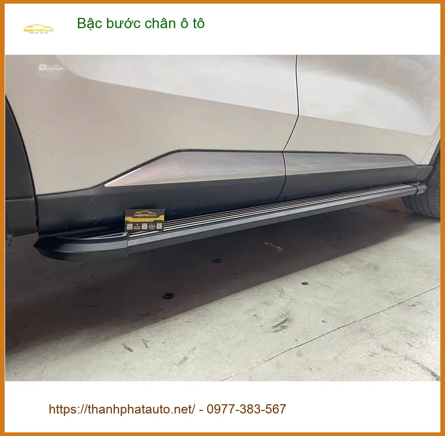 Anh Quang lắp bậc bước chân ô tô Hyundai Santa Fe tại Tân Bình ảnh thực tế 3