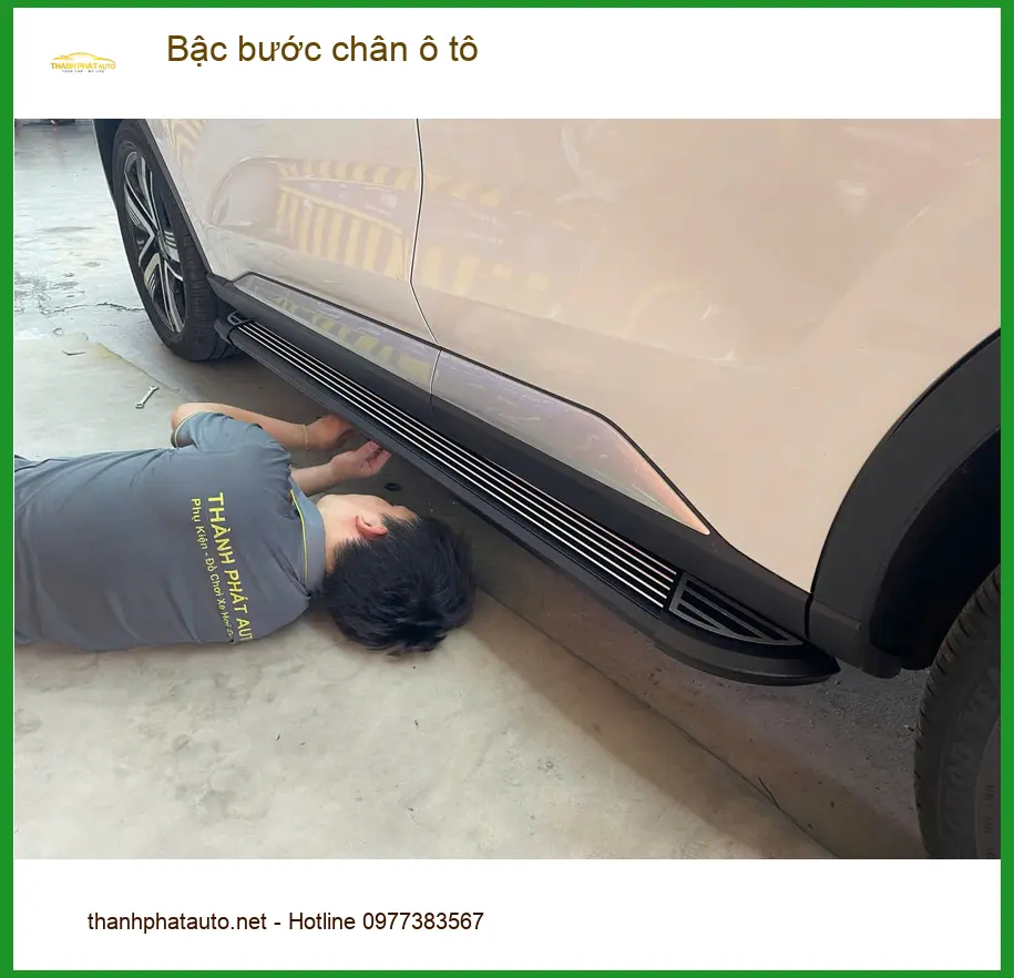 Anh Quang lắp bậc bước chân ô tô Hyundai Santa Fe tại Tân Bình ảnh thực tế 4