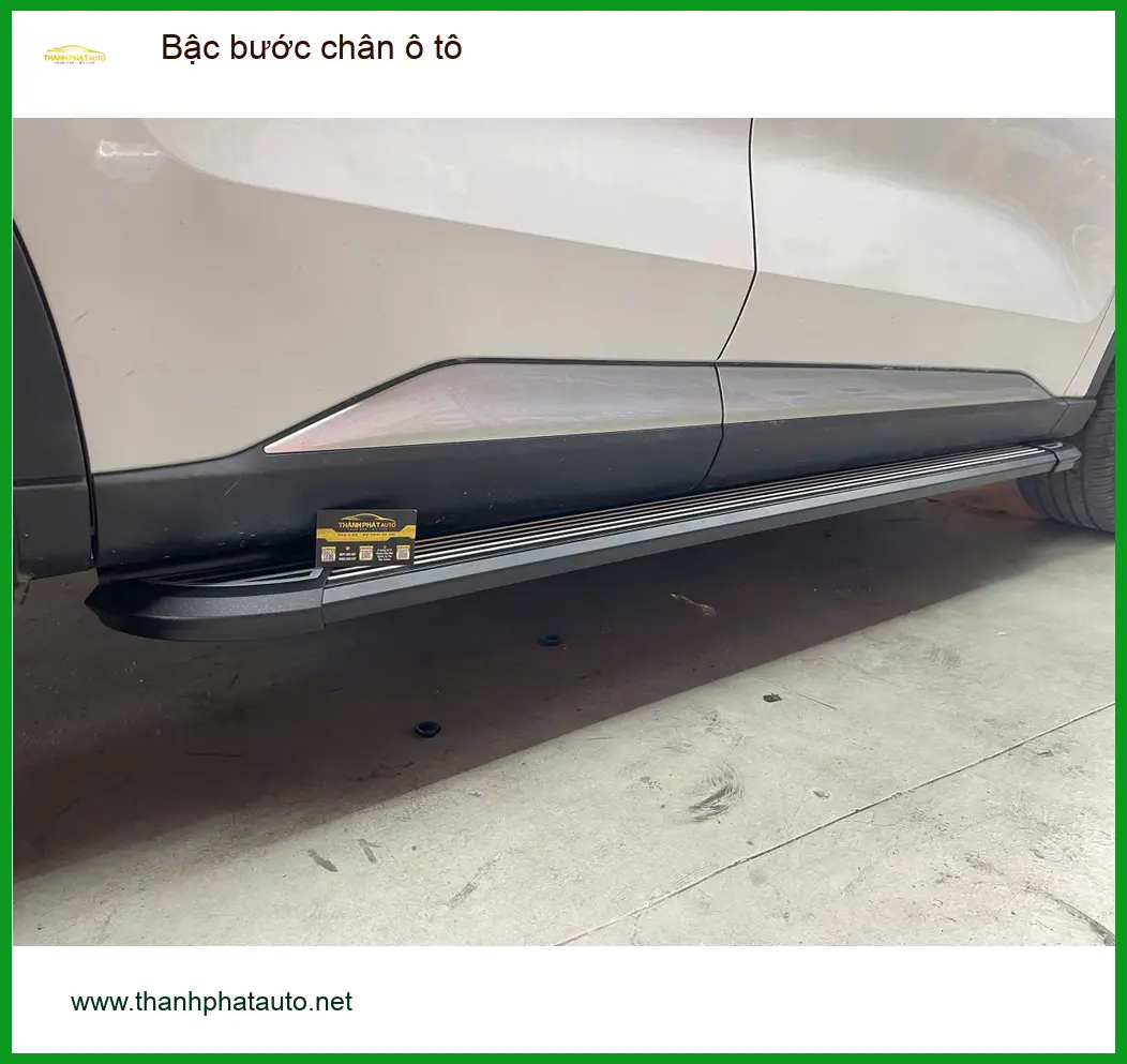 Anh Khải lắp bậc bước chân ô tô cho Honda CRV tại Quận Nhà Bè để tiện lên xuống xe