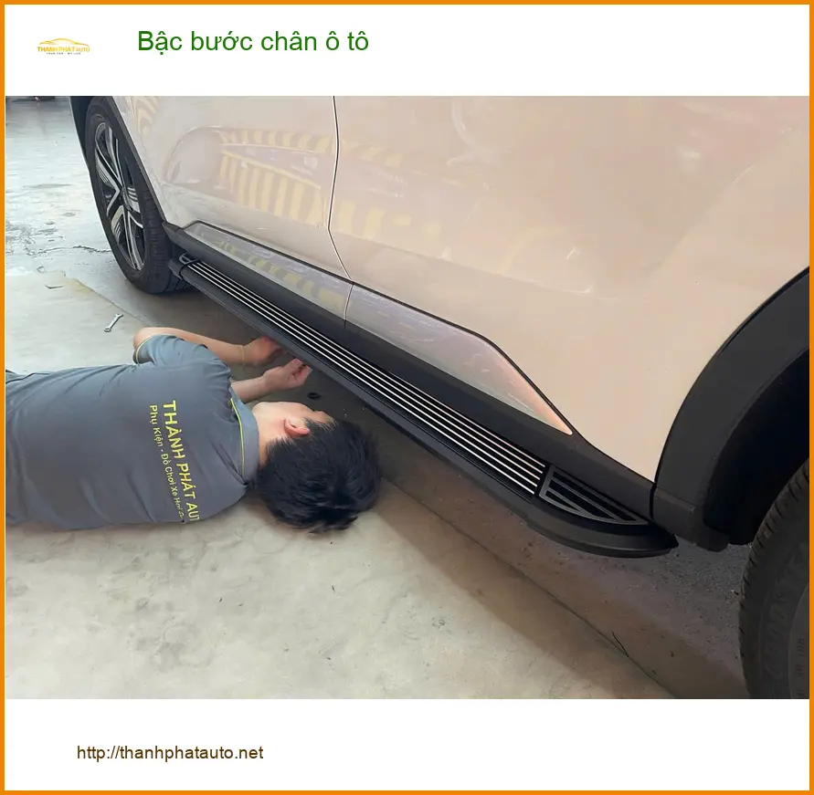 Anh Khải lắp bậc bước chân ô tô cho Honda CRV tại Quận Nhà Bè để tiện lên xuống xe ảnh thực tế 3