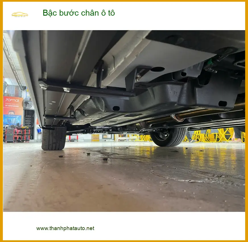 Anh Khải lắp bậc bước chân ô tô cho Honda CRV tại Quận Nhà Bè để tiện lên xuống xe ảnh thực tế 4