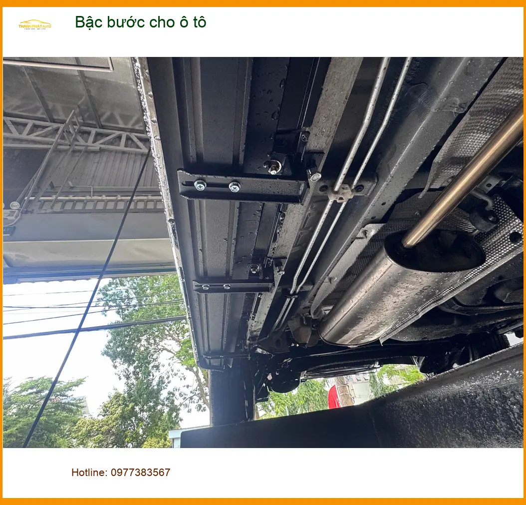 Anh Minh lắp bậc bước cho Ford Everest tại Hóc Môn vì muốn xe trông cứng cáp hơn ảnh thực tế 3