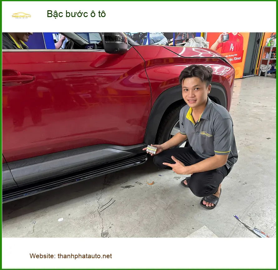 Anh Tùng lắp bậc bước ô tô Hyundai Santa Fe tại Gò Vấp để thuận tiện lên xuống ảnh thực tế 2
