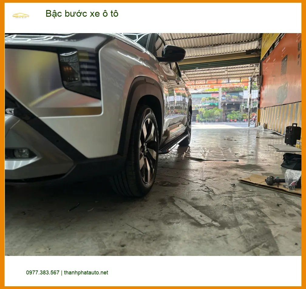 Anh Kiên lắp bậc bước xe ô tô VinFast Lux SA2.0 tại Quận 7 ảnh thực tế 3