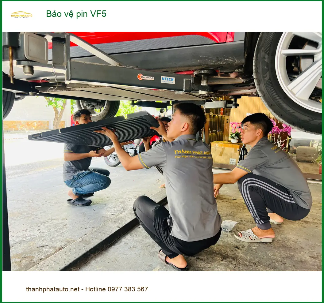 Anh Trường lắp đặt bảo vệ pin VinFast VF5 tại Gò Vấp tránh chai pin sớm ảnh thực tế 3