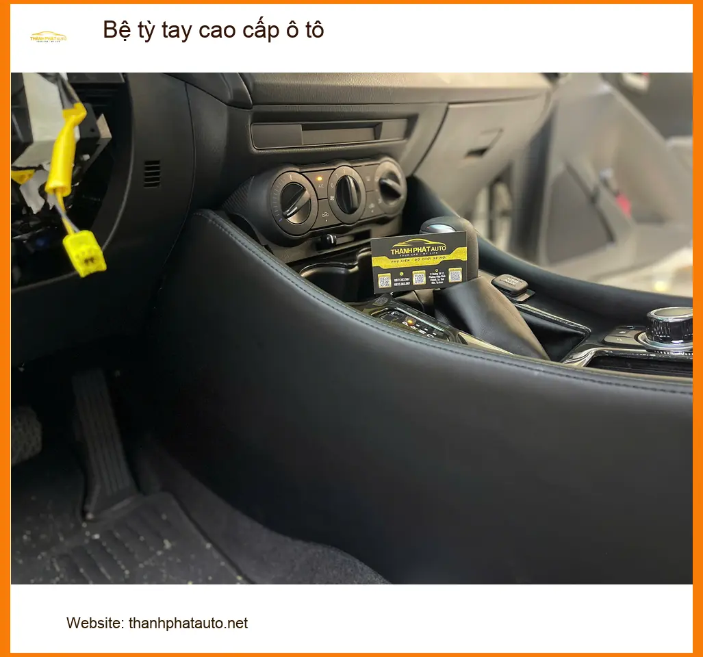 Anh Nhật nâng cấp bệ tỳ tay cao cấp cho Hyundai Grand i10 tại Quận Thủ Đức để giảm mỏi khi lái xe đường dài ảnh thực tế 3