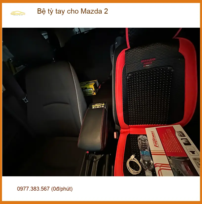 Anh Minh lắp bệ tỳ tay cho Mazda 2 tại Quận 2 để tăng tiện nghi lái xe