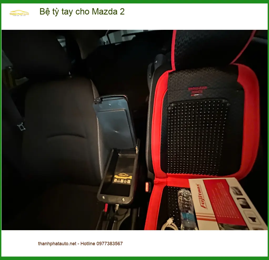 Anh Nhật gắn bệ tỳ tay cho Mazda 2 tại Quận Thủ Đức để đỡ mỏi tay lái