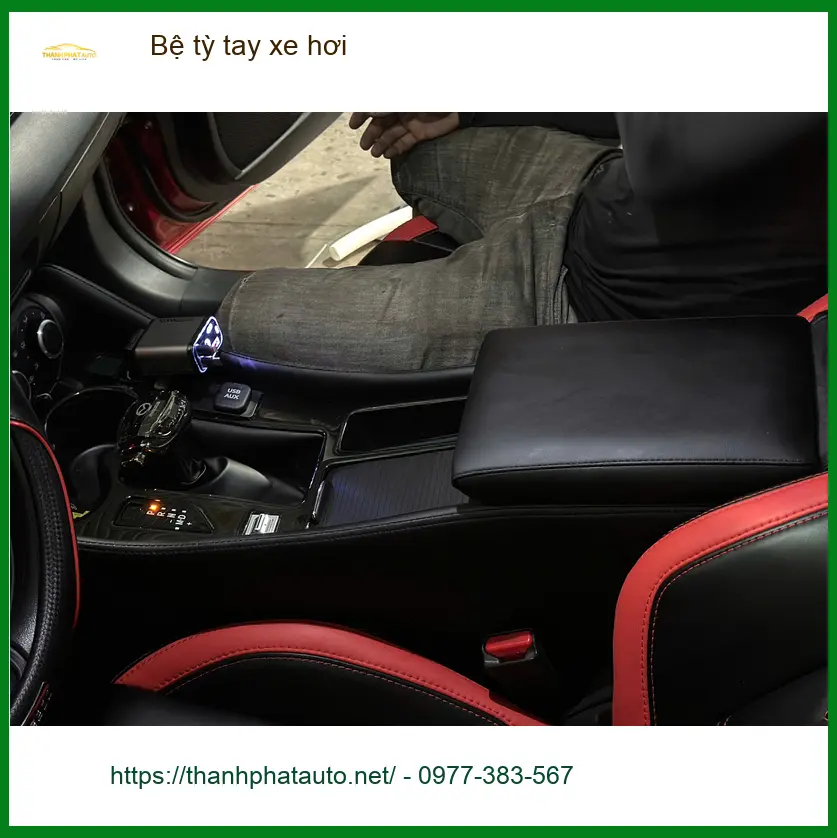 Anh Khang lắp bệ tỳ tay xe hơi Hyundai Accent tại Quận Bình Tân