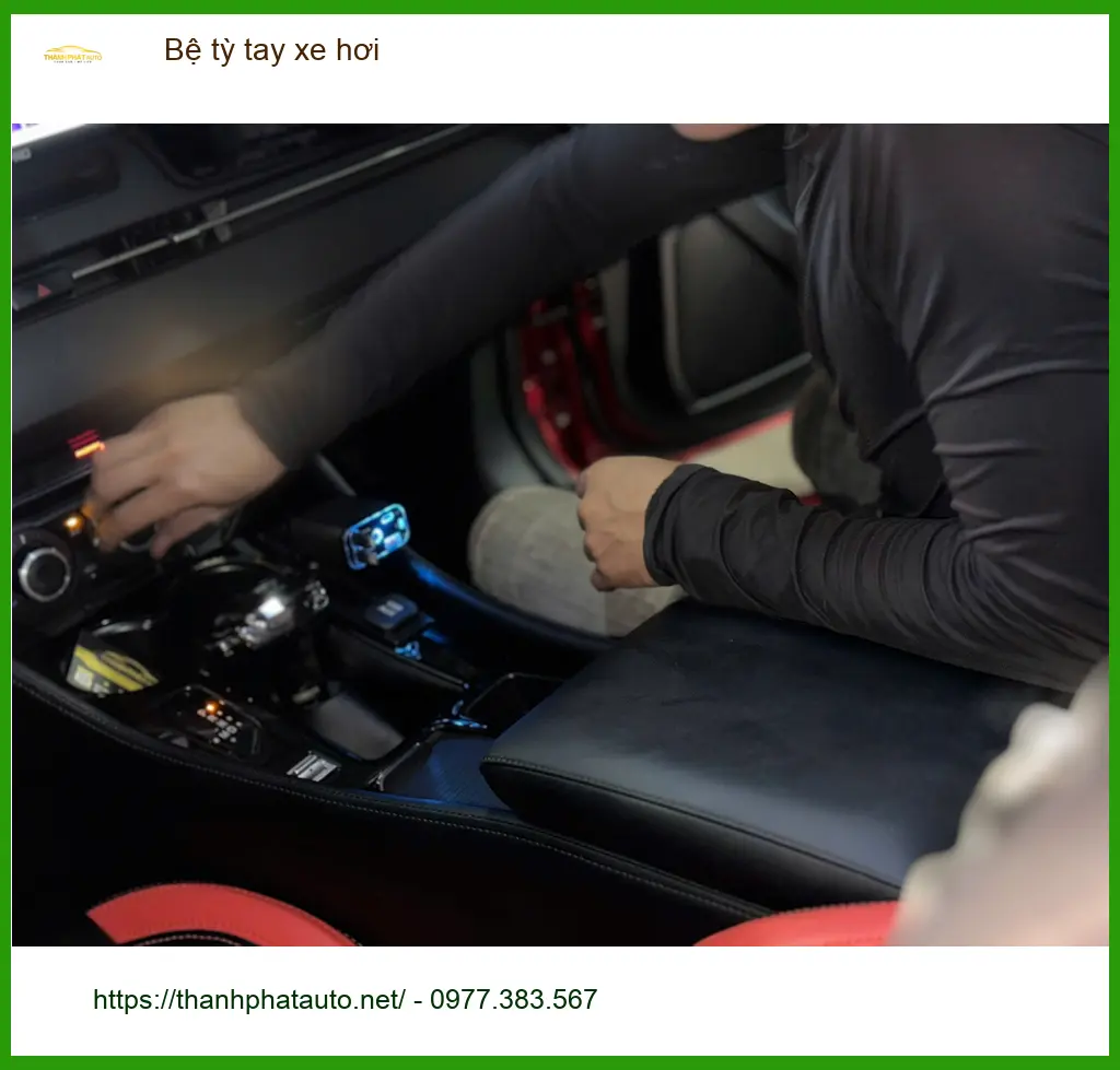 Anh Long lắp bệ tỳ tay xe hơi Suzuki XL7 tại Quận 8 vì đi đường xa mỏi tay