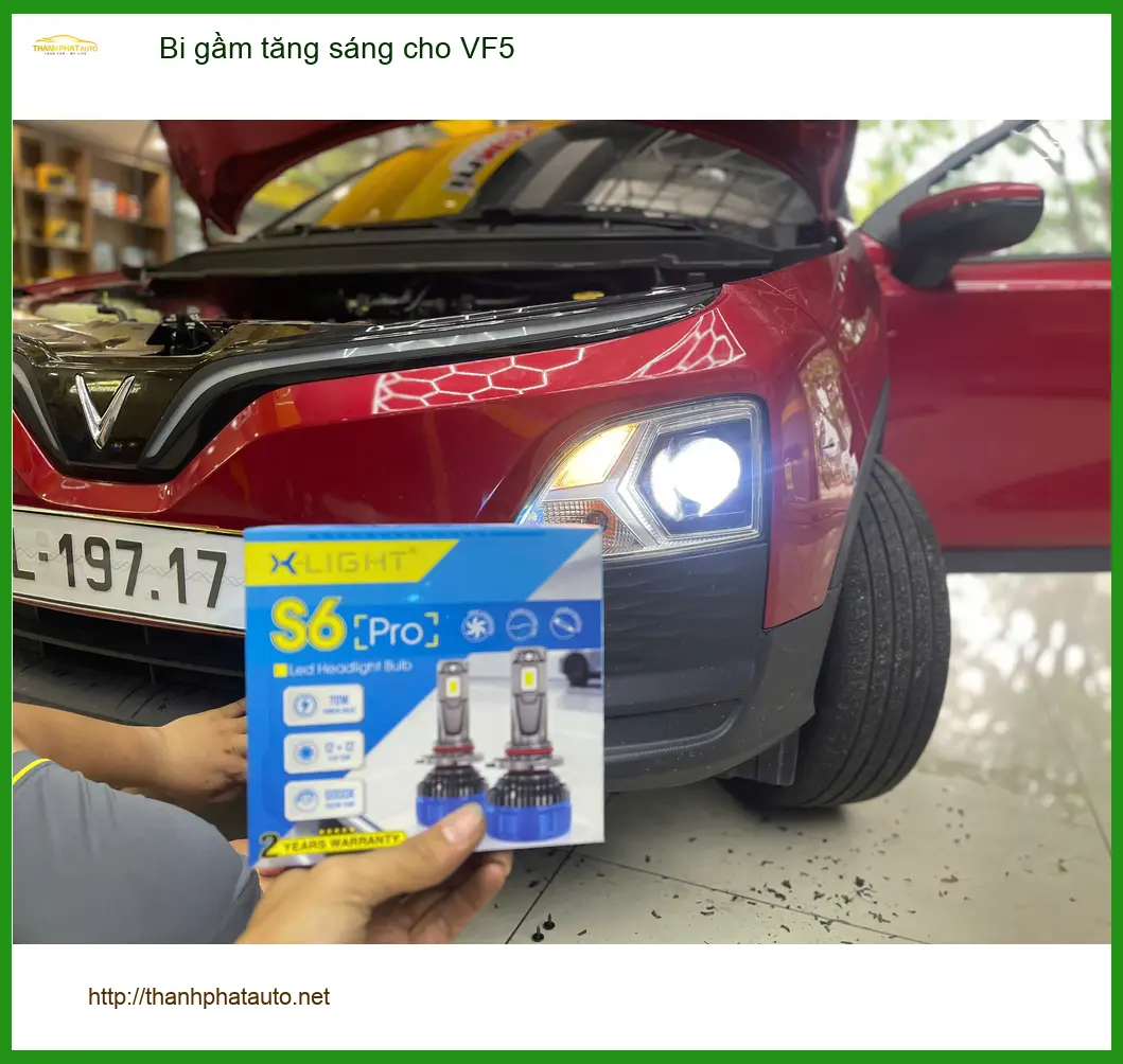 Anh Minh lắp bi gầm tăng sáng cho VF5 tại Quận Bình Thạnh vì đèn zin không đủ sáng