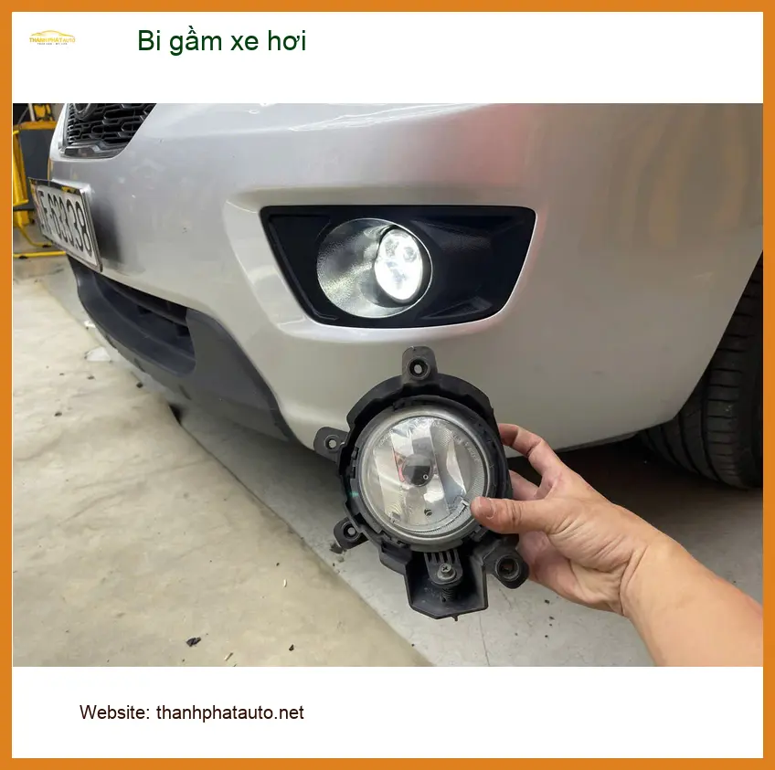 Chú Dũng lắp bi gầm xe hơi cho Kia Carnival tại Củ Chi vì đèn yếu