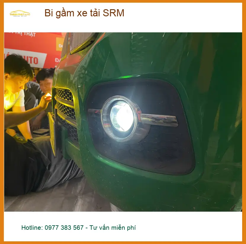 Anh Quang độ đèn bi gầm xe tải SRM cải thiện tầm nhìn ban đêm tại Quận 7