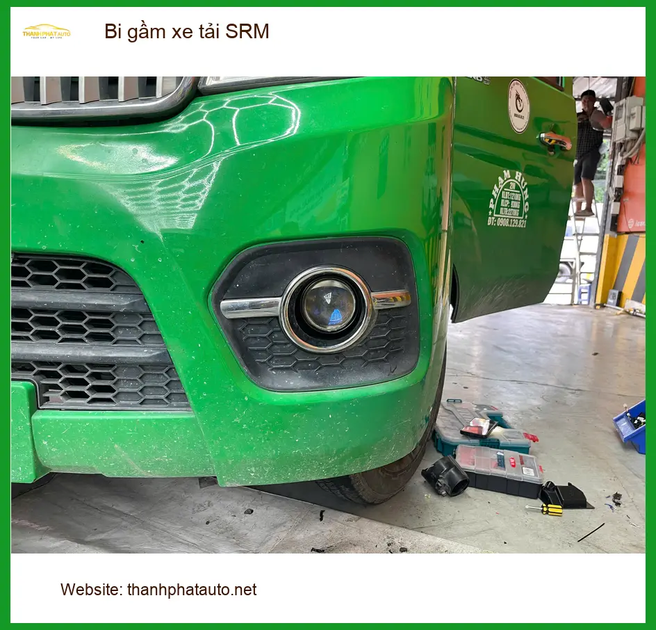 Anh Quang độ đèn bi gầm xe tải SRM cải thiện tầm nhìn ban đêm tại Quận 7 ảnh thực tế 4