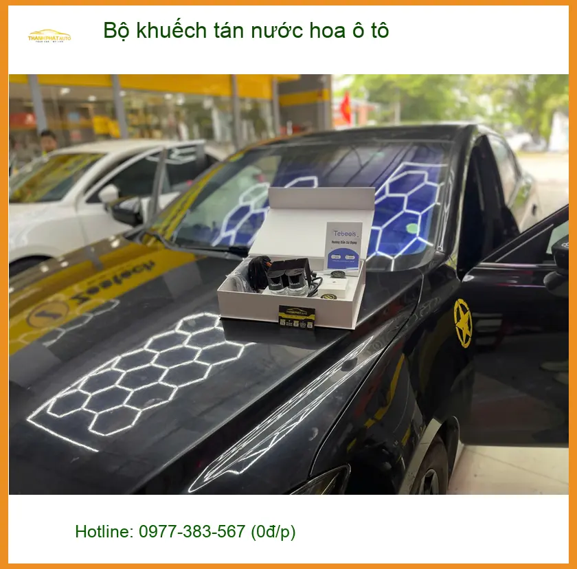 Anh Đạt lắp Bộ khuếch tán nước hoa ô tô cho Honda CRV tại Quận 1 để xe luôn thơm mát ảnh thực tế 4