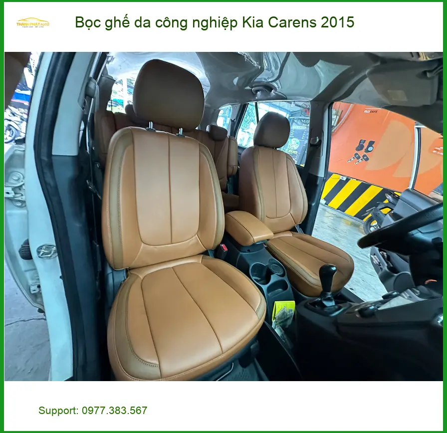 Anh Khiêm bọc ghế da công nghiệp Kia Carens 2015 tại Quận 5 ảnh thực tế 3