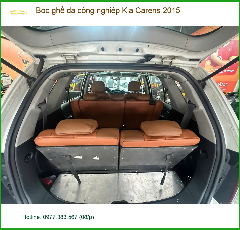 Chú Tấn bọc ghế da công nghiệp Kia Carens 2015 tại Quận Tân Phú ảnh thực tế 2